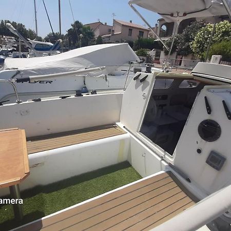 Nuit Insolite A Bord De L'Enata Un Voilier A Quai Sur La Marina De St Cyprien Сен-Сиприен Экстерьер фото